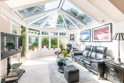 3 bedroom flat for sale, Oakworth Road, North Kensington, London, W10