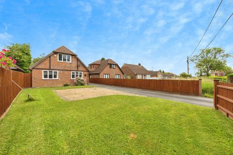 4 bedroom detached house for sale, Steeds Lane, Ashford, TN26 1
