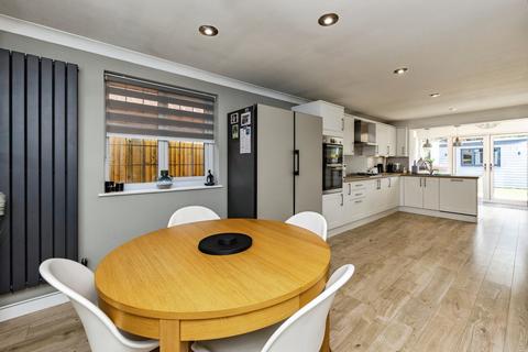 4 bedroom detached house for sale, Steeds Lane, Ashford, TN26 1