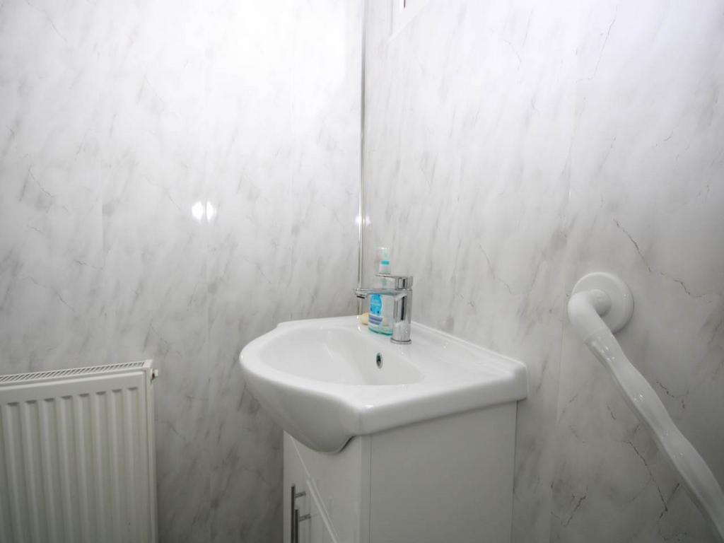 Shower room (2)