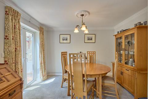 3 bedroom retirement property for sale, St. Marys Mead, Witney, OX28