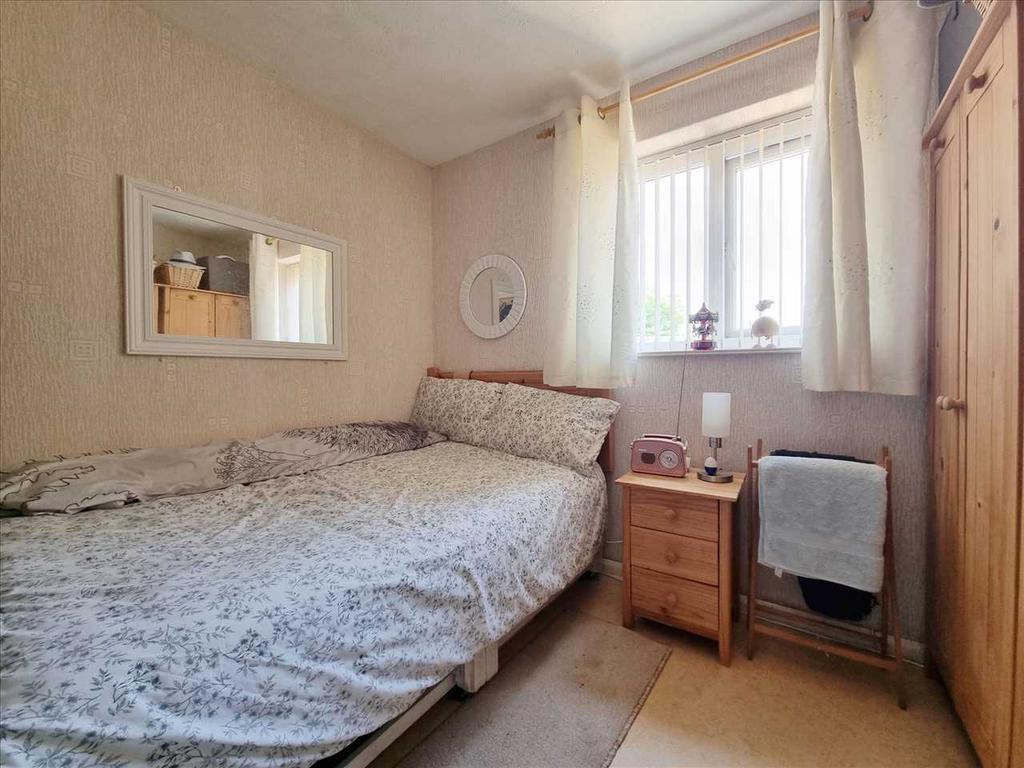 Bedroom: