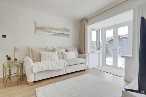 9 Caversham Avenue, Shoeburyness, Southend-on-sea, SS3 8TX