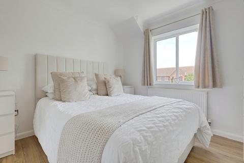 9 Caversham Avenue, Shoeburyness, Southend-on-sea, SS3 8TX