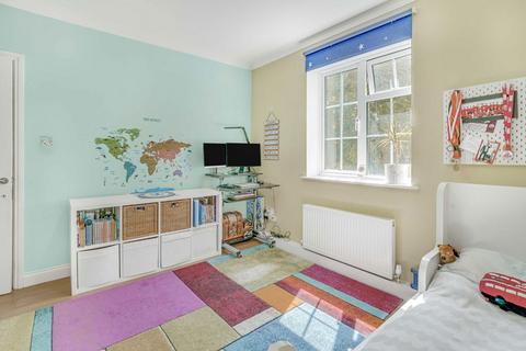 3 bedroom flat for sale, Acuba Road, London SW18