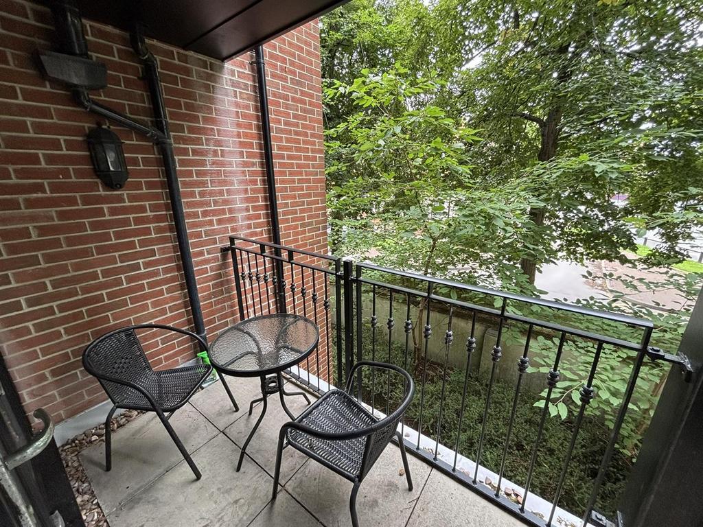 Lounge Balcony