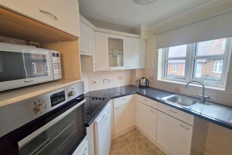 1 bedroom flat for sale, Littleham Road, Exmouth, Devon, EX8 2ET