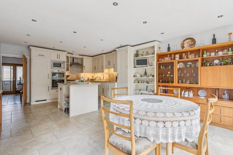 2 bedroom bungalow for sale, Hawthorn Close, Hitchin, SG5