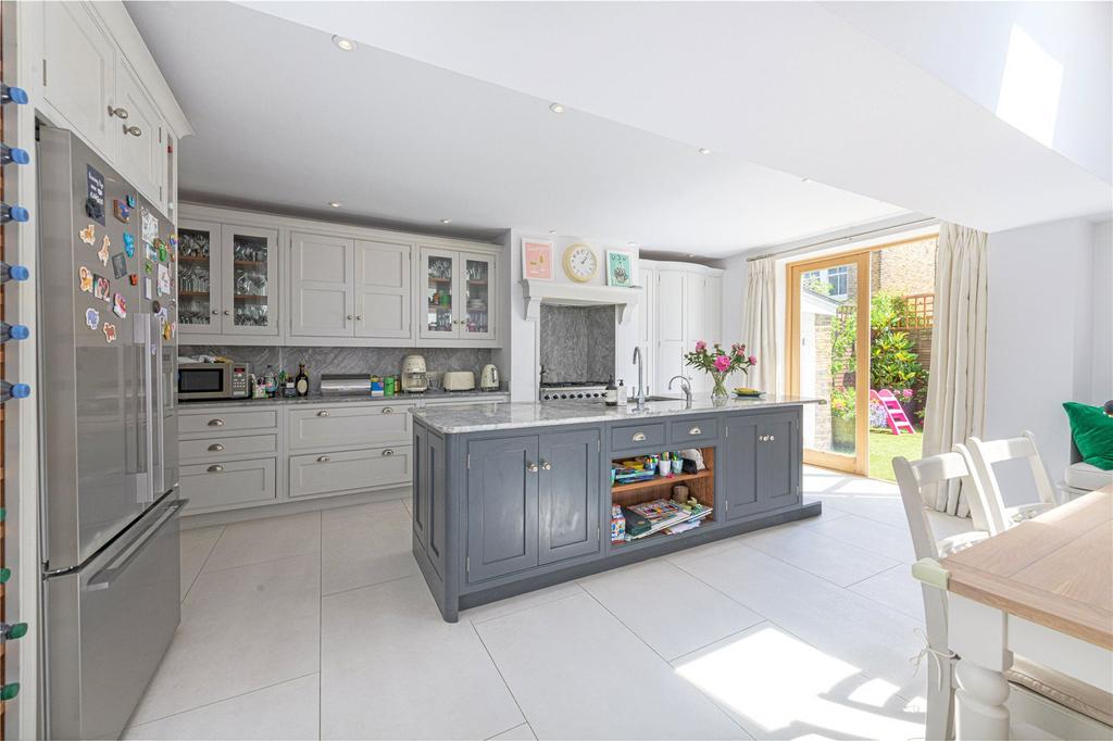 Kitchen / Dining