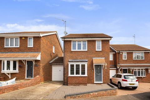 36 Lisle Close, Gravesend, DA12 4XH