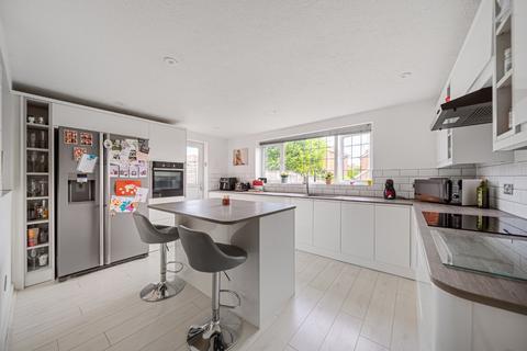 36 Lisle Close, Gravesend, DA12 4XH