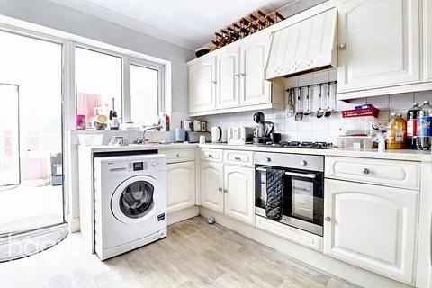 5 Groveway, Leysdown On Sea, Sheerness, ME12 4LR