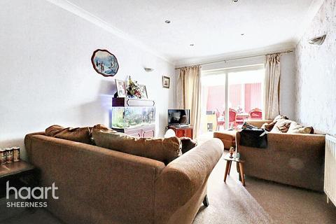 5 Groveway, Leysdown On Sea, Sheerness, ME12 4LR