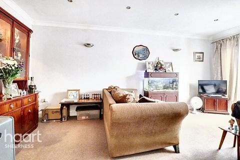 5 Groveway, Leysdown On Sea, Sheerness, ME12 4LR