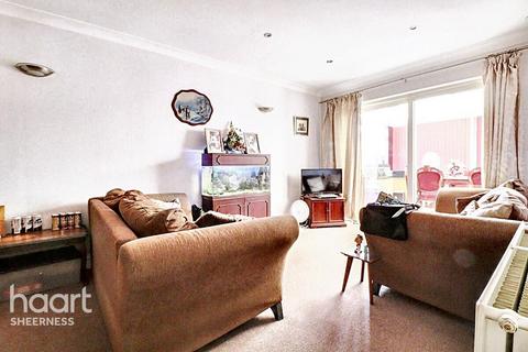 5 Groveway, Leysdown On Sea, Sheerness, ME12 4LR
