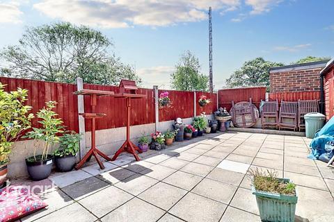 5 Groveway, Leysdown On Sea, Sheerness, ME12 4LR