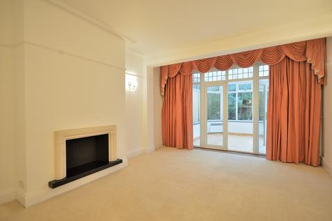 undefined, Minchenden Crescent, London, Greater London. N14