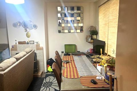 3 bedroom terraced house to rent, Bradfield Drive, Barking IG11