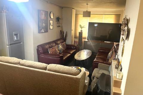 3 bedroom terraced house to rent, Bradfield Drive, Barking IG11