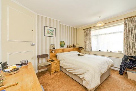 16 Murray Road, Richmond, TW10 7QG