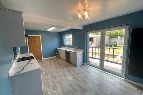 3 bedroom house to rent, Farm Road , ,