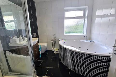 108 Birchway, Hayes, UB3 3PD