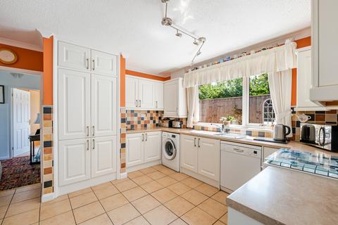 10 Furze Close, Weston-super-mare, BS22 9SH