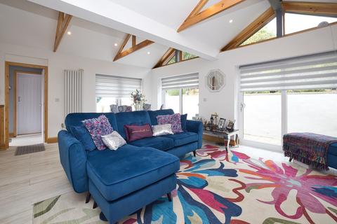 3 bedroom detached house for sale, Bradstow Way, Broadstairs, Kent, CT10