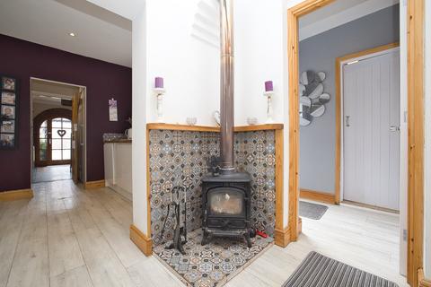 3 bedroom detached house for sale, Bradstow Way, Broadstairs, Kent, CT10