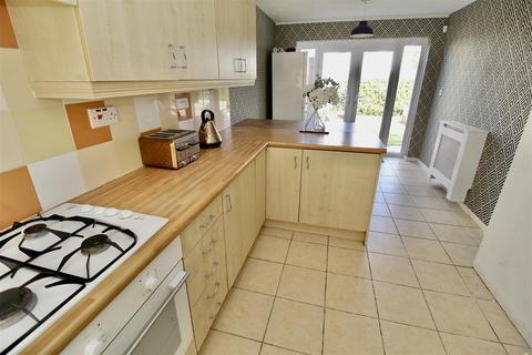 3 bedroom end of terrace house for sale, Auckland Drive, Birmingham B36