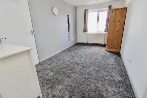 3 bedroom end of terrace house for sale, Auckland Drive, Birmingham B36