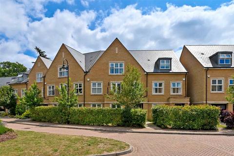 Queenswood Crescent, Englefield Green, Egham, Surrey, TW20