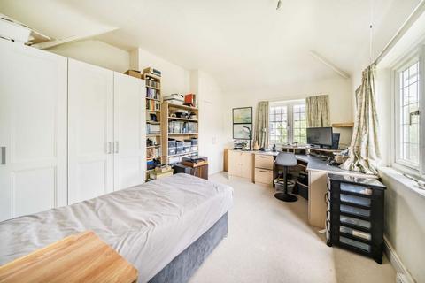 undefined, Pollards Hill South, London