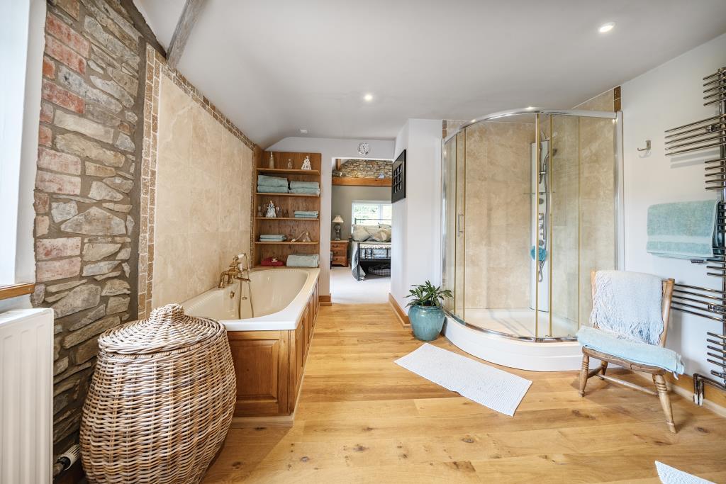 Bedroom 1 ensuite