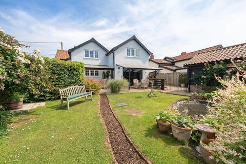 Apple Tree House Mill Lane, Rockland All Saints, Attleborough, NR17 1XR