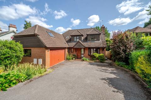4 bedroom detached house for sale, Alma Lane, Farnham, Surrey, GU9