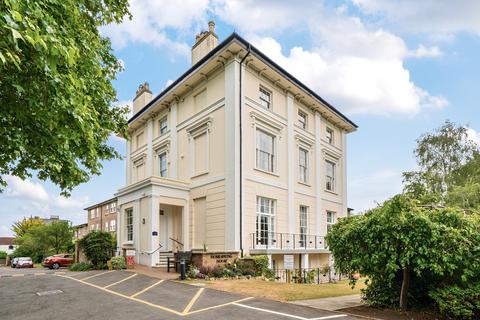 Apartment - Pittville Circus Road, Gloucestershire GL52