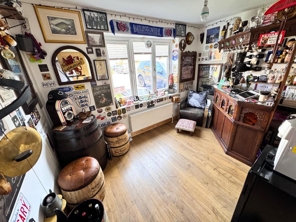 Bar/snug