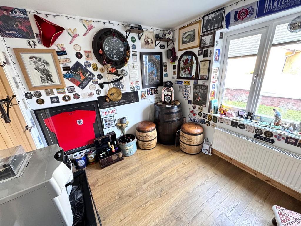 Bar/snug