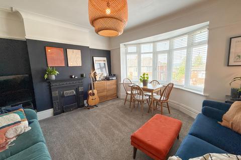 2 bedroom flat for sale, Beverley Road, Gateshead, NE9