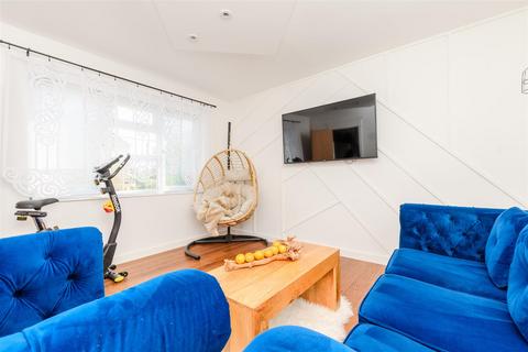 3 bedroom semi-detached house for sale, Bedale Walk, Dartford DA2