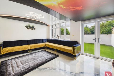 undefined, Fountains Road, Luton LU3