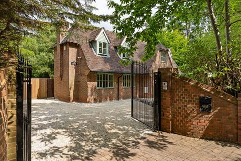 5 bedroom detached house for sale, St. Neots Road, Eversley RG27