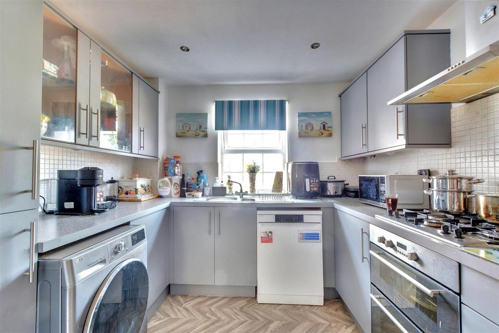 Kitchen 1.jpeg