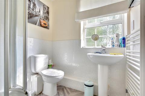 76 Flatts Lane, Calverton, Nottingham, NG14 6RF