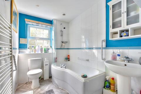 76 Flatts Lane, Calverton, Nottingham, NG14 6RF