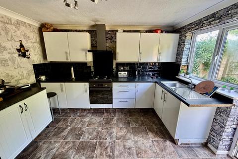 4 bedroom semi-detached house for sale, Calluna Grove, Marton-In-Cleveland, Middlesbrough