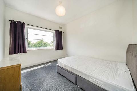 2 bedroom flat to rent, Terrapin Road, London SW17
