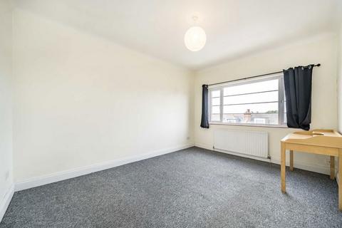 2 bedroom flat to rent, Terrapin Road, London SW17