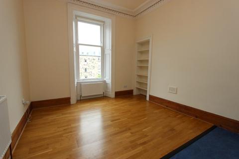 2 bedroom flat to rent, Albert Road, Queens Park, Glasgow, G42